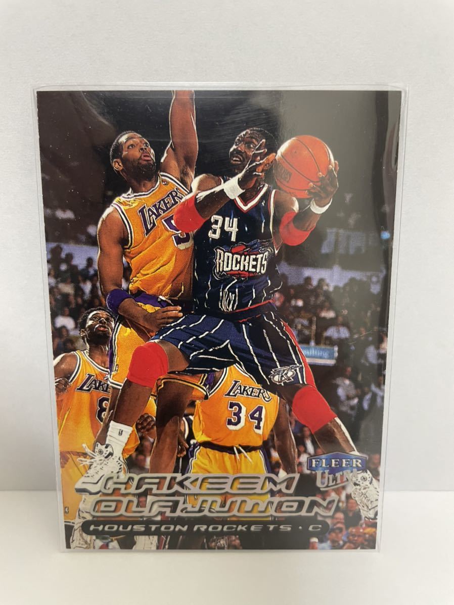 NBAカード　アキーム・オラジュワン　HAKEEM OLAJUWON FLEER ULTRA FLEER’99-‘00【VSレイカーズ(コービー/シャック/オーリー)】_画像1