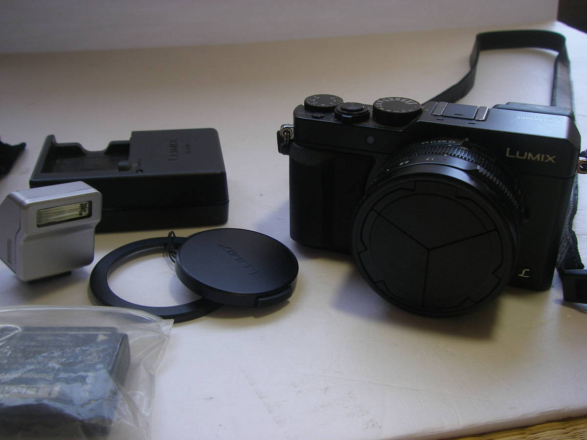☆ Panasonic DC-LX100 LUMIXコンパクトデジタルカメラ コンデジ