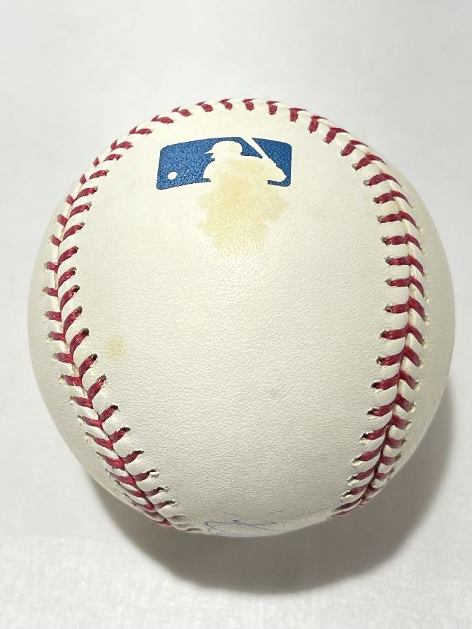 MLBichi low with autograph ball 