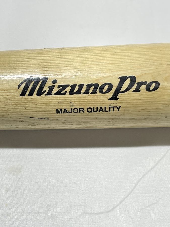 日本ハムファイターズ 小笠原道大 F2 実使用 バット MIZUNO NPB 日本ハムファイターズ 小笠原道大 F2 実使用 バット MIZUNO NPB