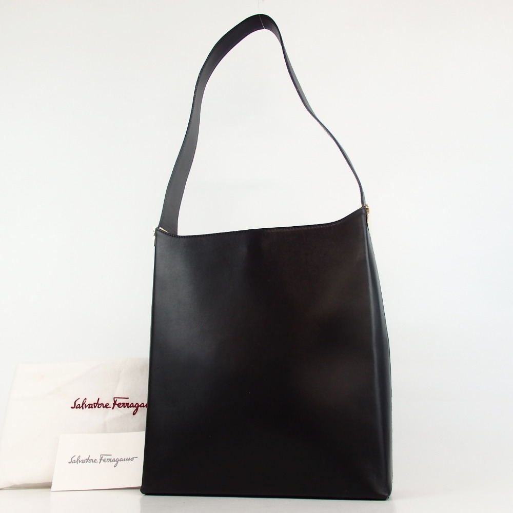 Salvatore Ferragamo サルヴァトーレフェラガモ AQ-21 8738 ロゴ