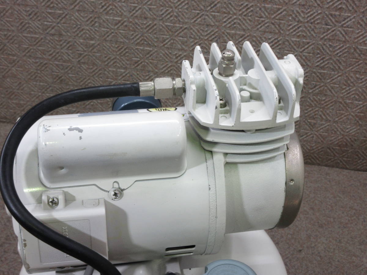 激安通信販売 八重崎空圧 エアコンプレッサー JK3-5.5T-200 未使用品