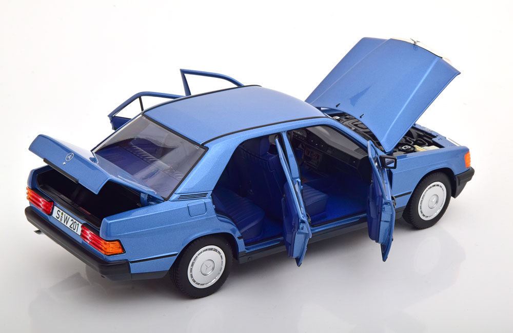 norev 1/18 Mercedes Benz 190E W201 1982-1988 lightblue norev 1/18 Mercedes Benz 190E W201 1982-1988 lightblue