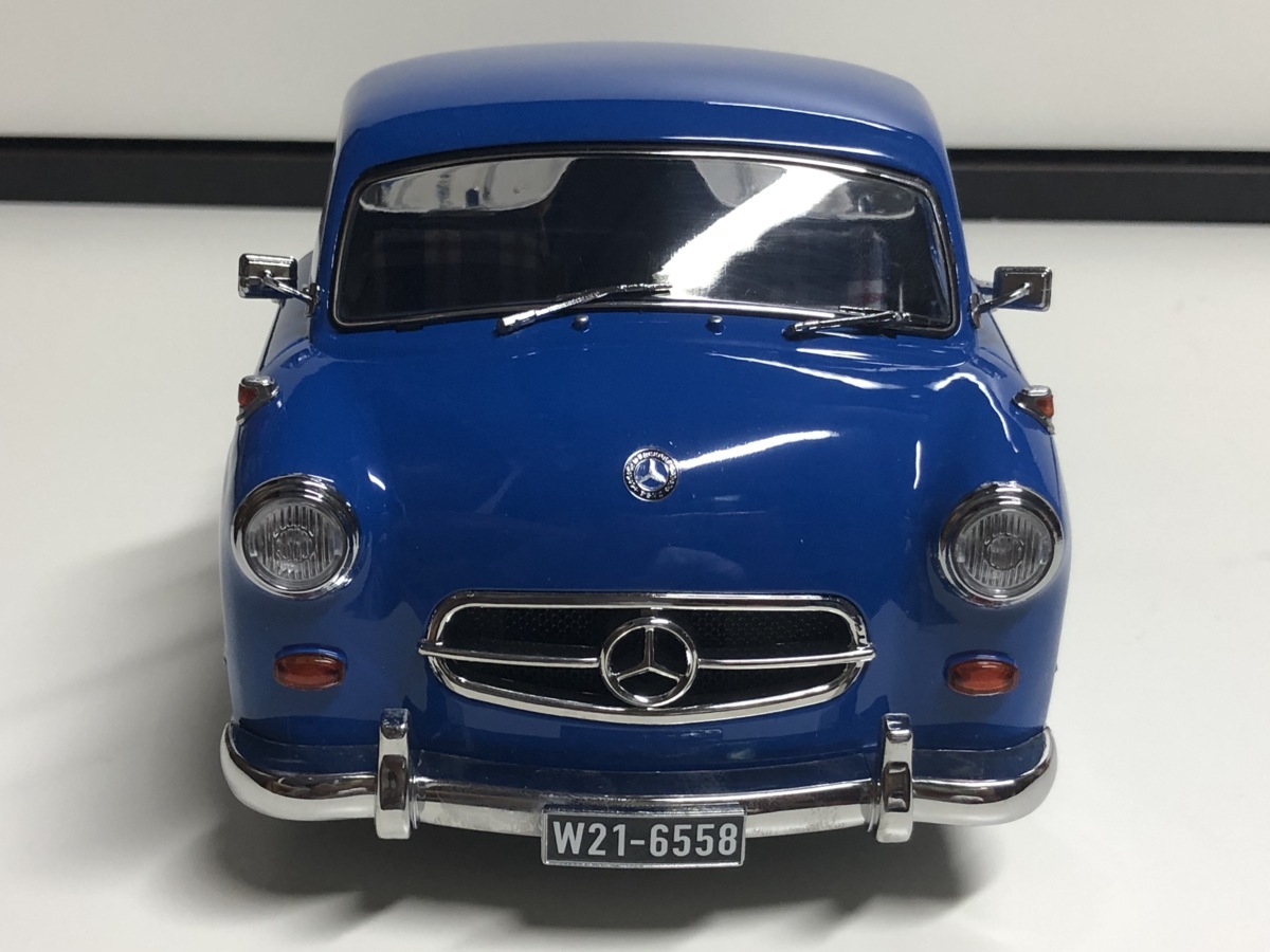 iscale 1/18 Mercedes Benz Race Car Transporter Blue Wonder iscale 1/18 Mercedes Benz Race Car Transporter Blue Wonder