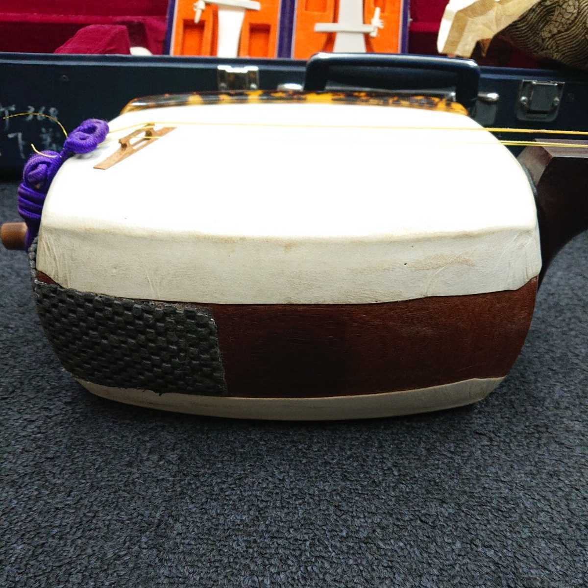 中古 三味線 中棹 津軽三味線 紅木 丸内打胴 べっ甲 バチ 撥 中古 三味線 中棹 津軽三味線 紅木 丸内打胴 べっ甲 バチ 撥