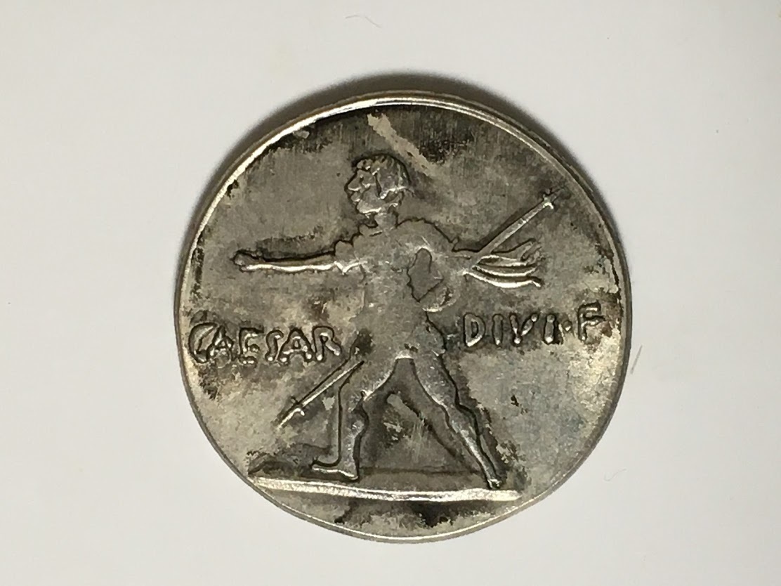 レプリカ 女神 シーザー 古代ローマ 銀貨 硬貨 コイン アンティーク キーホルダーペンダントお守りなどに RM07_画像2