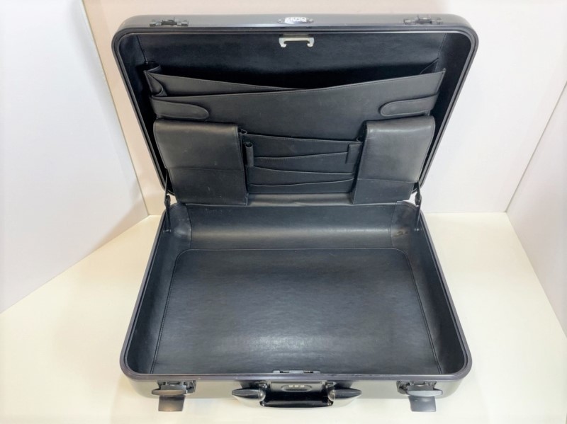  rarity ZERO HALLIBURTON Zero Halliburton aluminium black attache case leather trim MADE IN USA