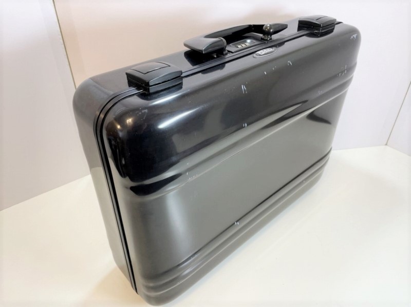  rarity ZERO HALLIBURTON Zero Halliburton aluminium black attache case leather trim MADE IN USA