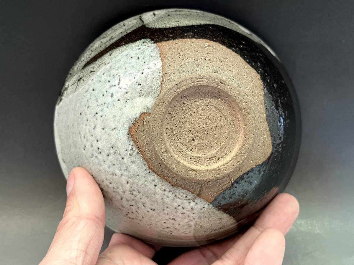 2024新商品 茶碗□京焼き 白黒釉 時代物 古美術 萌山？お茶道具 仕覆付き 茶碗