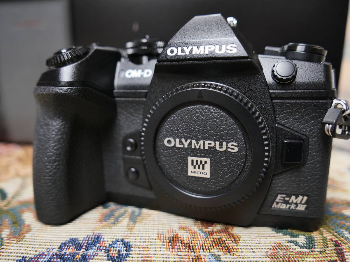 美品】OLYMPUS OM-D E-M1 Mark III ボディ-