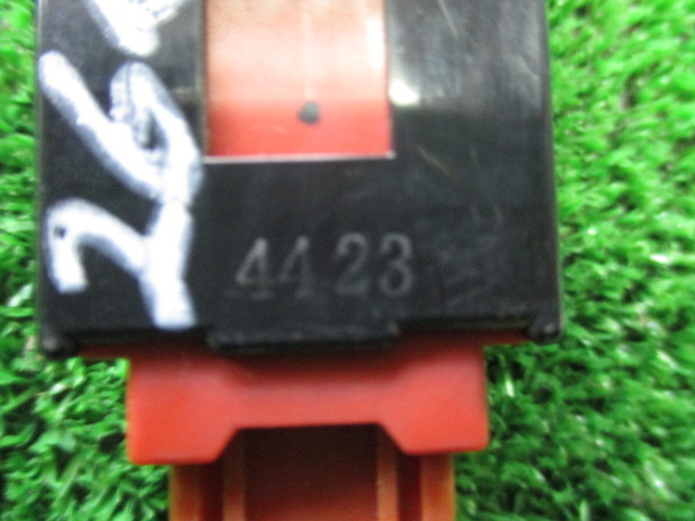 [2609] スズキ エブリィ DA62V H16年 リアヒータースイッチの画像4