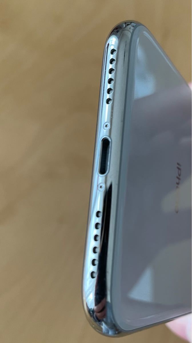 美品 バッテリー98% Apple iPhone X 64GB シルバー SIMロック解除済