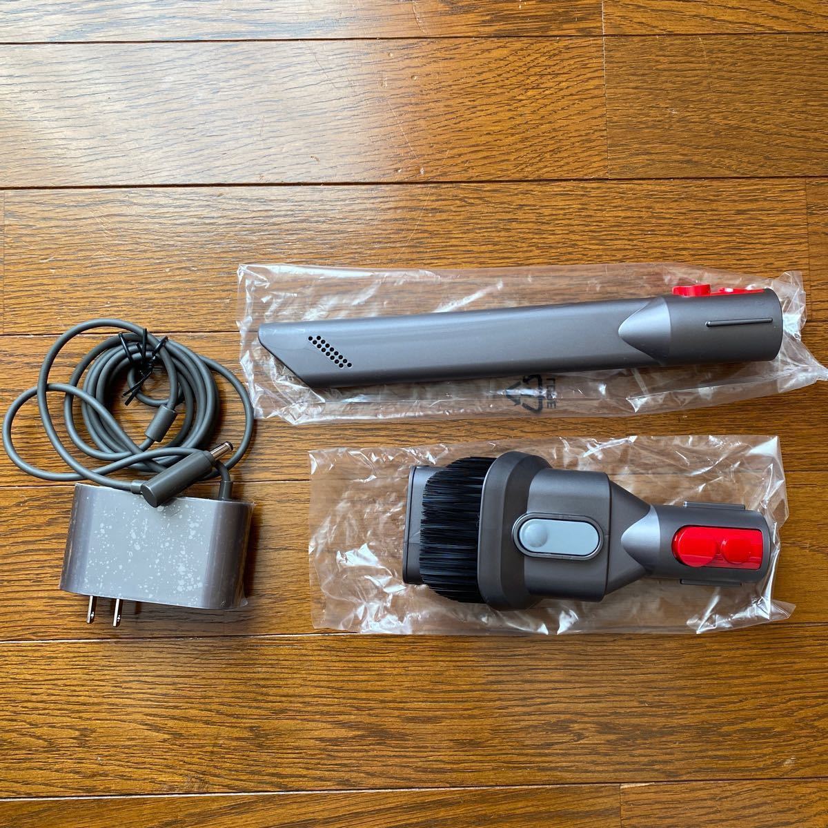 ダイソン V7 trigger HH11MH ハンディクリーナー