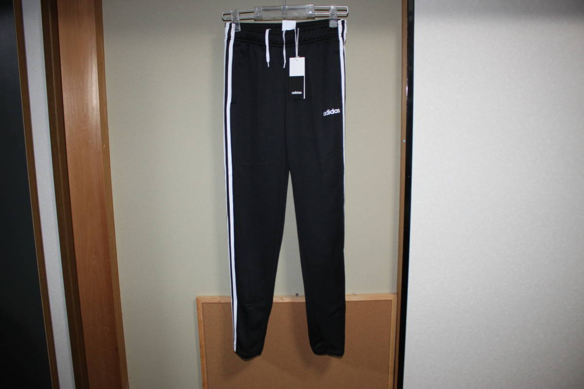 未使用アディダスadidas 140㎝ ジャージパンツ 黒x白 3本線 未使用アディダスadidas 140㎝ ジャージパンツ 黒x白 3本線