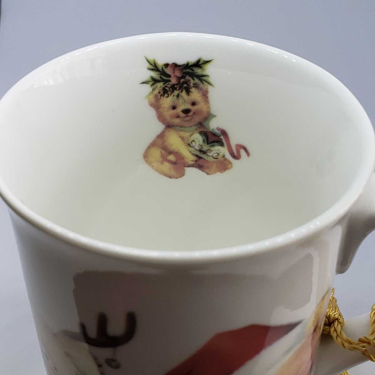 送料無料☆匿名配送☆テディベア柄 コーヒーカップ ティーカップ かわいい 箱 くま 熊 白 オシャレ レトロ サンタ クリスマス 新品 t