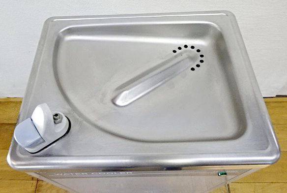 東芝 ウォータークーラー RWF-D51P 冷水専用 水道直結式 床置き 東芝 ウォータークーラー RWF-D51P 冷水専用 水道直結式 床置き