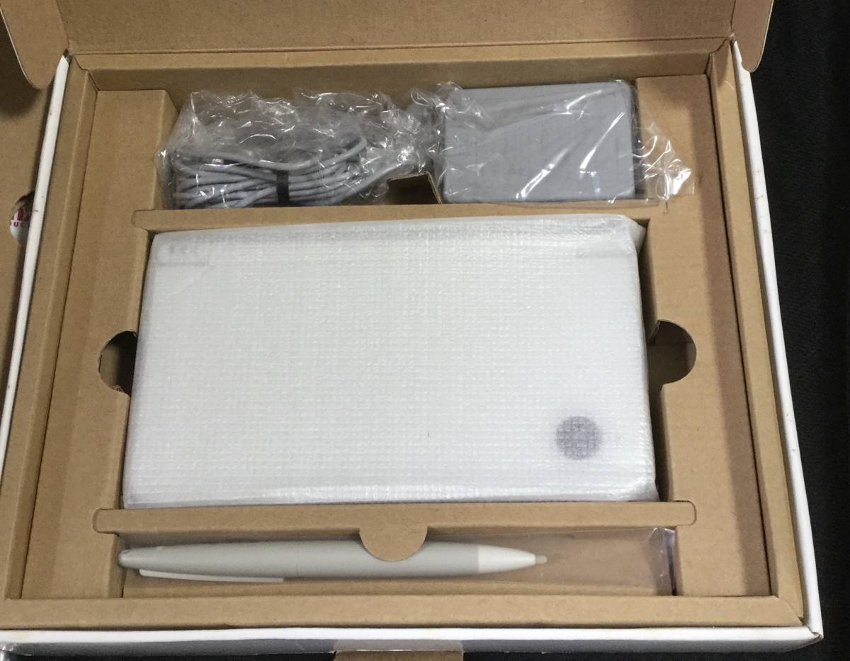 送料込 希少品 ニンテンドー DSi LL 新品 未使用品 箱痛み（¥14,000