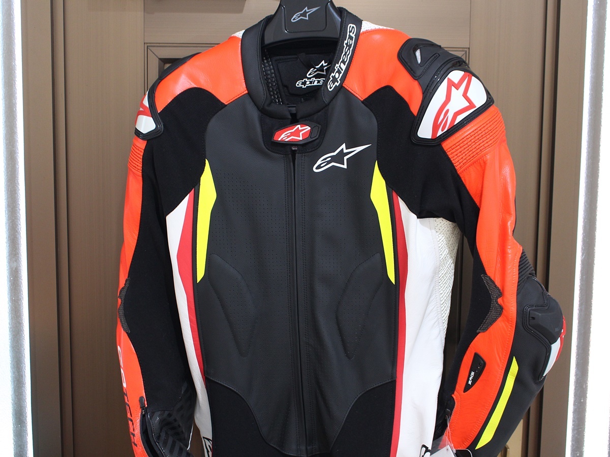新色 アルパインスターズ レーシングスーツ alpinestars GP TECHV2
