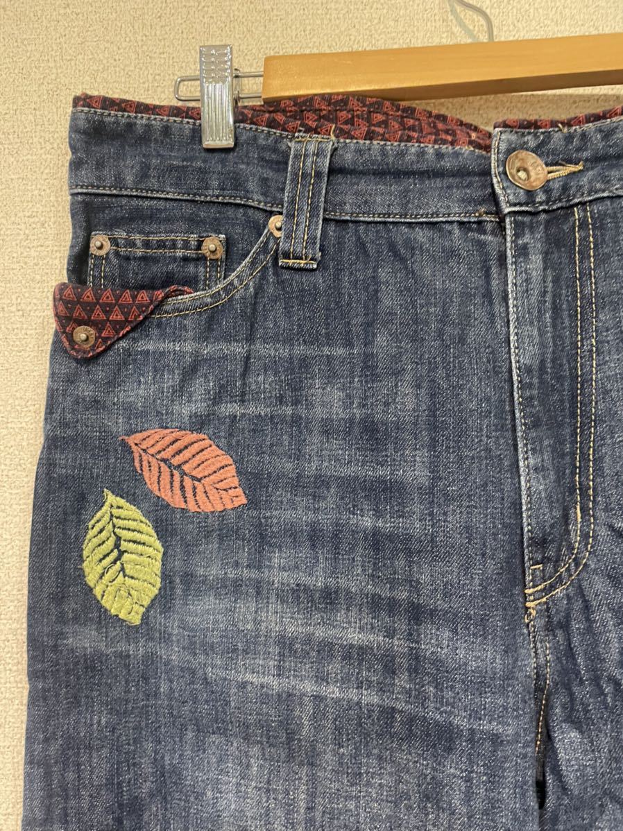 ! As Know As o Ora kaas know as olaca lady's large size Denim ji- bread jeans leaf .... . embroidery paint USED!