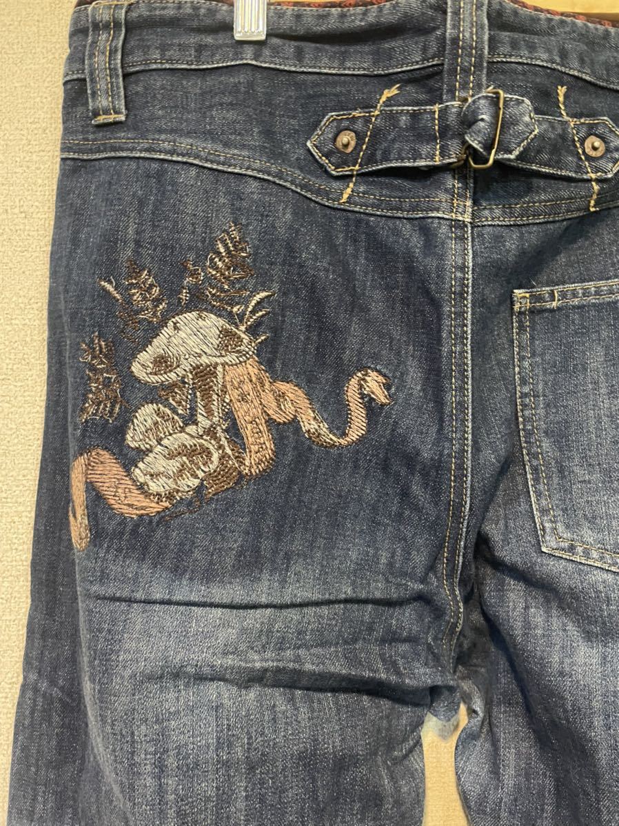 ! As Know As o Ora kaas know as olaca lady's large size Denim ji- bread jeans leaf .... . embroidery paint USED!