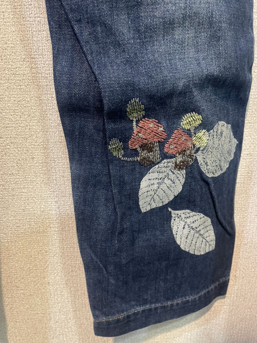 ! As Know As o Ora kaas know as olaca lady's large size Denim ji- bread jeans leaf .... . embroidery paint USED!