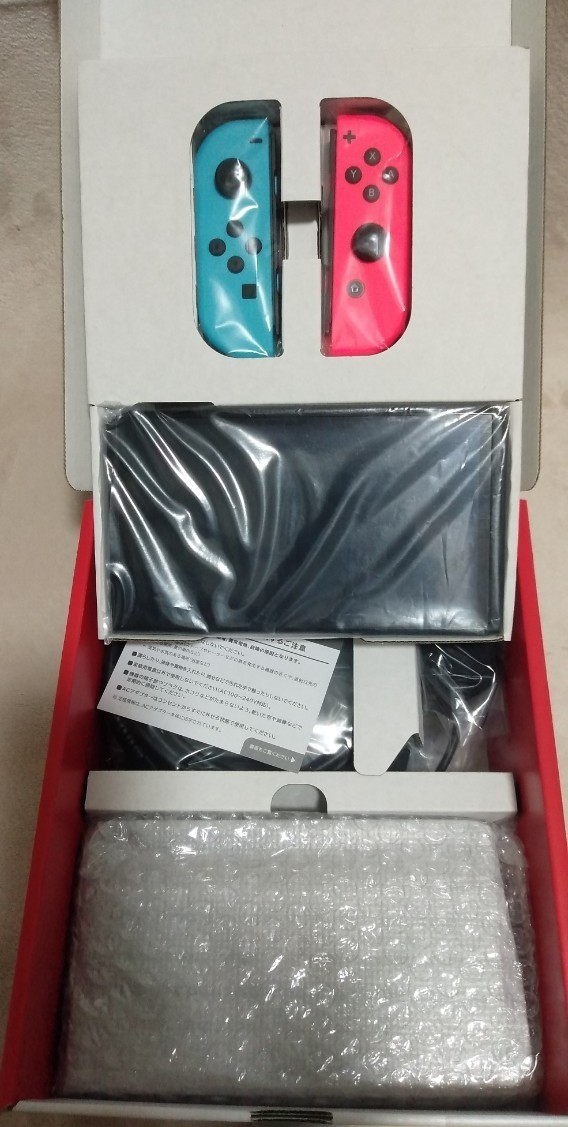 Nintendo Switch 任天堂スイッチ　有機ELモデル　ネオンブルー　ネオンレッド