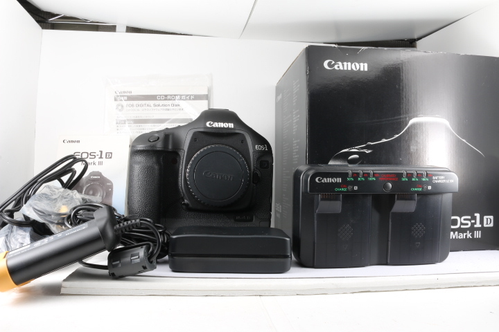 ★ほぼ新品級★ キヤノン CANON EOS-1 D MARK III ボディ #9380_画像1