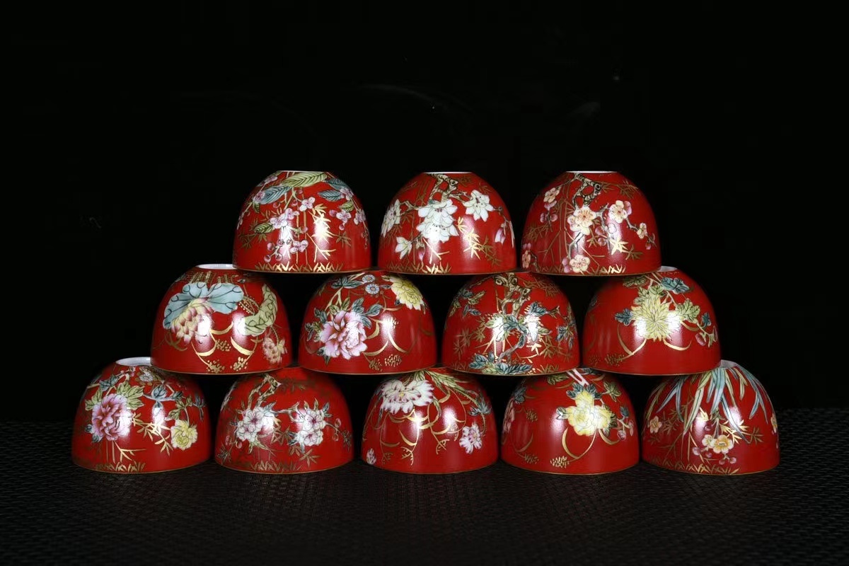 超人気の『清・雍正年製・唐英款・古陶磁器・紅底琺瑯彩描金十二花神杯
