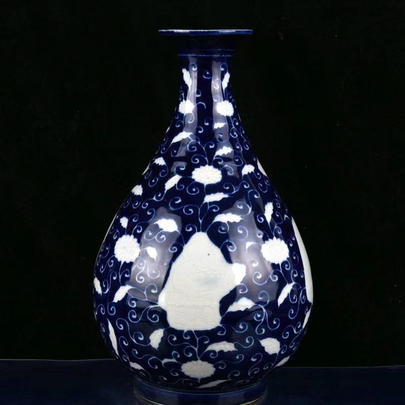 完璧『明・宣德年製款・古陶磁器・雪花藍釉刻花留白童子花卉紋玉壺春