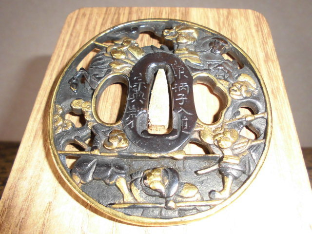 骨董天国高級!!日本刀鍔(39・武士) 武具 骨董天国高級!!日本刀鍔(39・武士) 武具