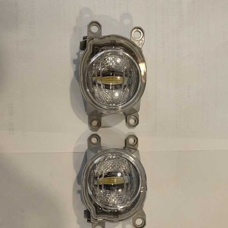 トヨタ純正 LED フォグランプクラウン220系 / プリウス50系