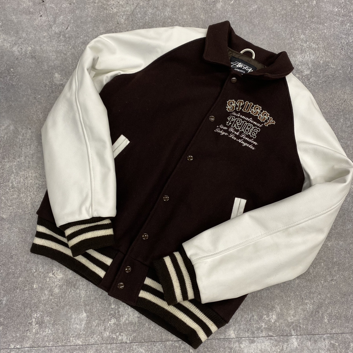 ★ STUSSY ステューシー OLD STUSSY 25th anniversary TRIBE 4 varsity jacket スタジャン 希少 25周年 限定 ジャケット USA製 2005年104_画像1