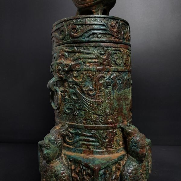 瓏 古青銅鏨刻彫 四人抬青銅立鳥倉 商周時期 手彫り 古置物擺件 青銅器 