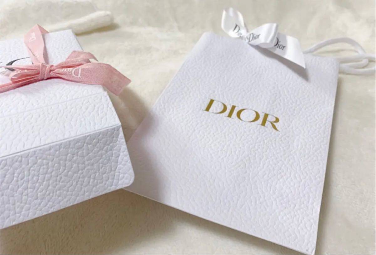 Dior ディオール　アディクトリップグロウ001 シュガースクラブバーム001セット　クリスチャンディオール 紙袋 ギフト　プレゼント