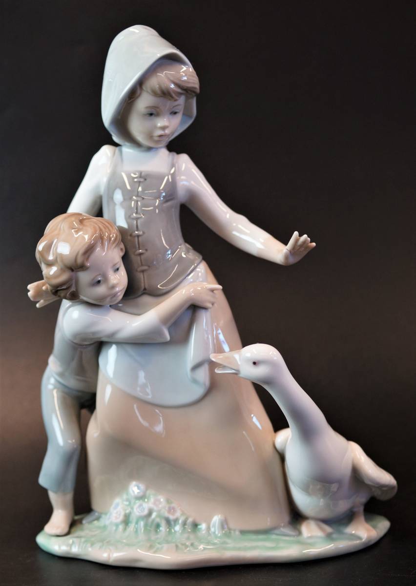 極美品 絶版 箱付】リヤドロ LLADRO 5202「少女と2匹のアヒル」-