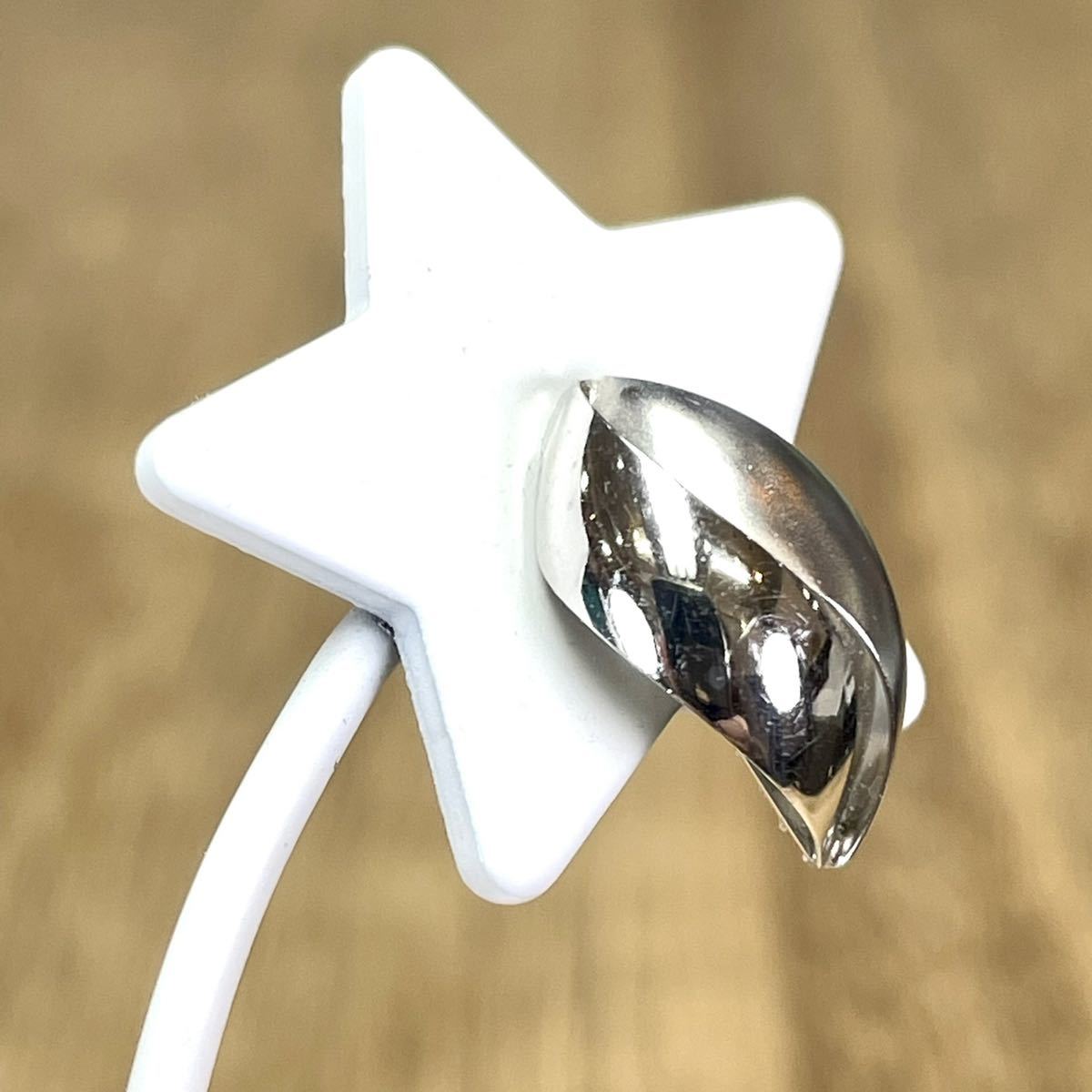 5%OFF】 シンプル!Pt850 M684 1.05g デザインピアス - レディース ...