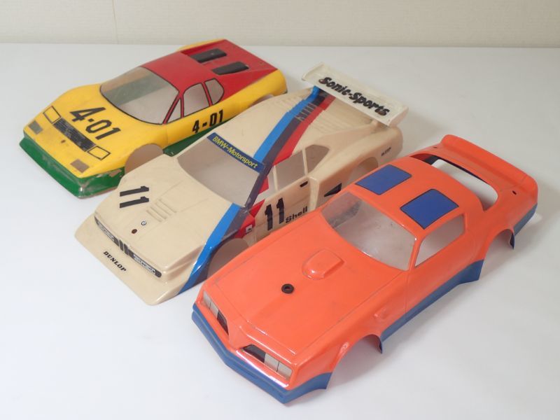 ラジコン ジャンク ボディ3点セット トランザム、BMW、フェラーリ_画像1
