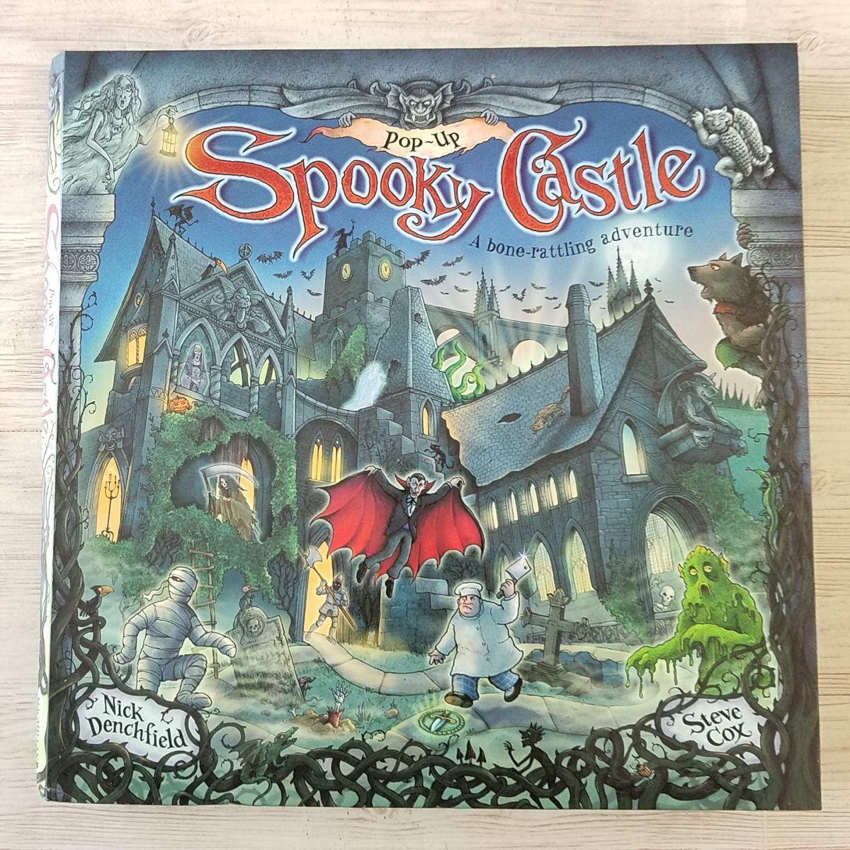仕掛絵本[お化けのお城ポップアップ POP-UP Spooky Castle？ : A bone-rattling adventure（紙コマ未切り取り）] 洋書 英語絵本