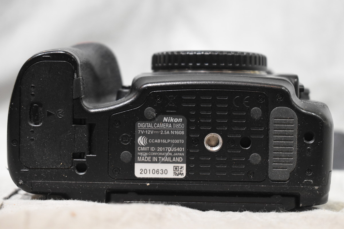 【送料無料!!】Nikon ニコン D850 デジタル一眼レフ ボディ 元箱付き_画像6