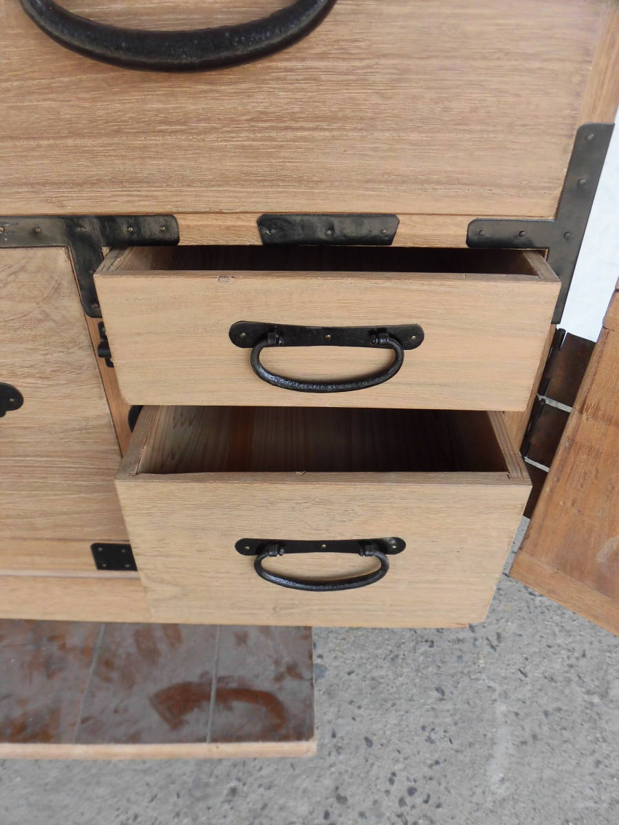 ヤフオク! - 箪笥 杉箪笥 5段箪笥 飾り金具 開き戸(内2段 ヤフオク! - 箪笥 杉箪笥 5段箪笥 飾り金具 開き戸(内2段