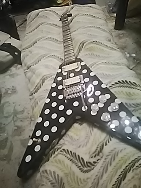 Yahoo!オークション - Randy Rhoads Polka Dot‐Flying V Yahoo!オークション - Randy Rhoads Polka Dot‐Flying V