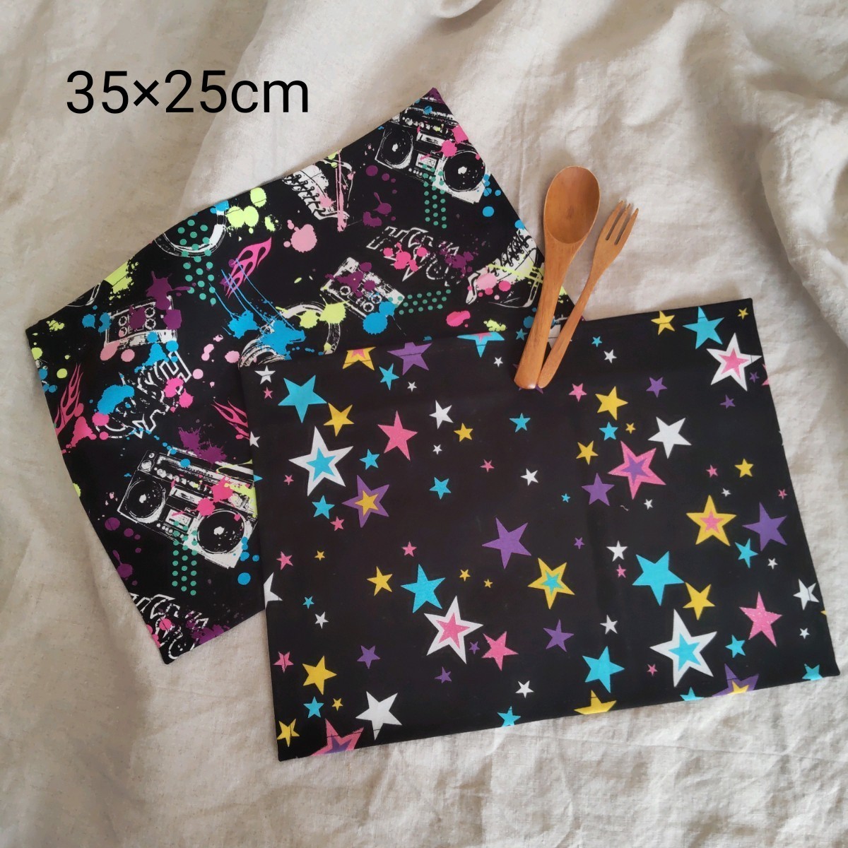 ハンドメイド ランチョンマット2枚セット 星&ドット カラフルポップ 2枚セット カラフル星|PayPayフリマ グリーン&ブラウン花・レース柄 額縁縫いランチョンマット2枚組
