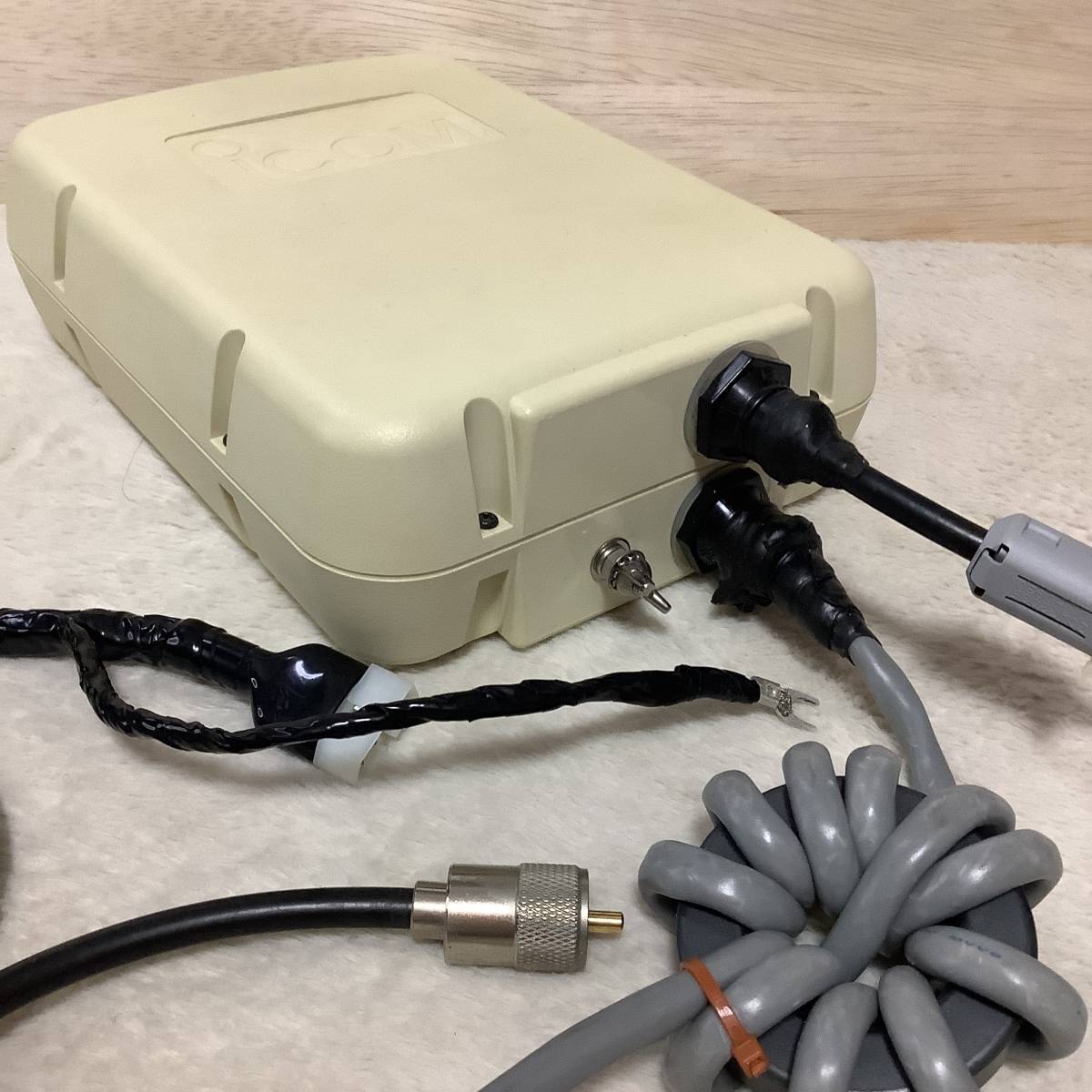 ICOM AH-4 アンテナチューナー ICOM AH-4 アンテナチューナー