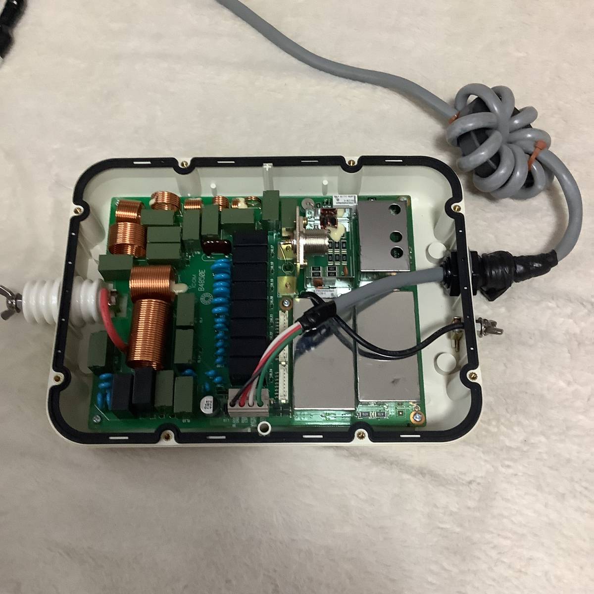 ICOM AH-4 アンテナチューナー ICOM AH-4 アンテナチューナー