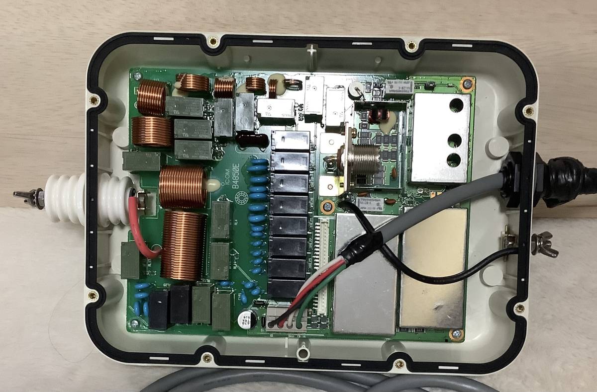 ICOM AH-4 アンテナチューナー ICOM AH-4 アンテナチューナー
