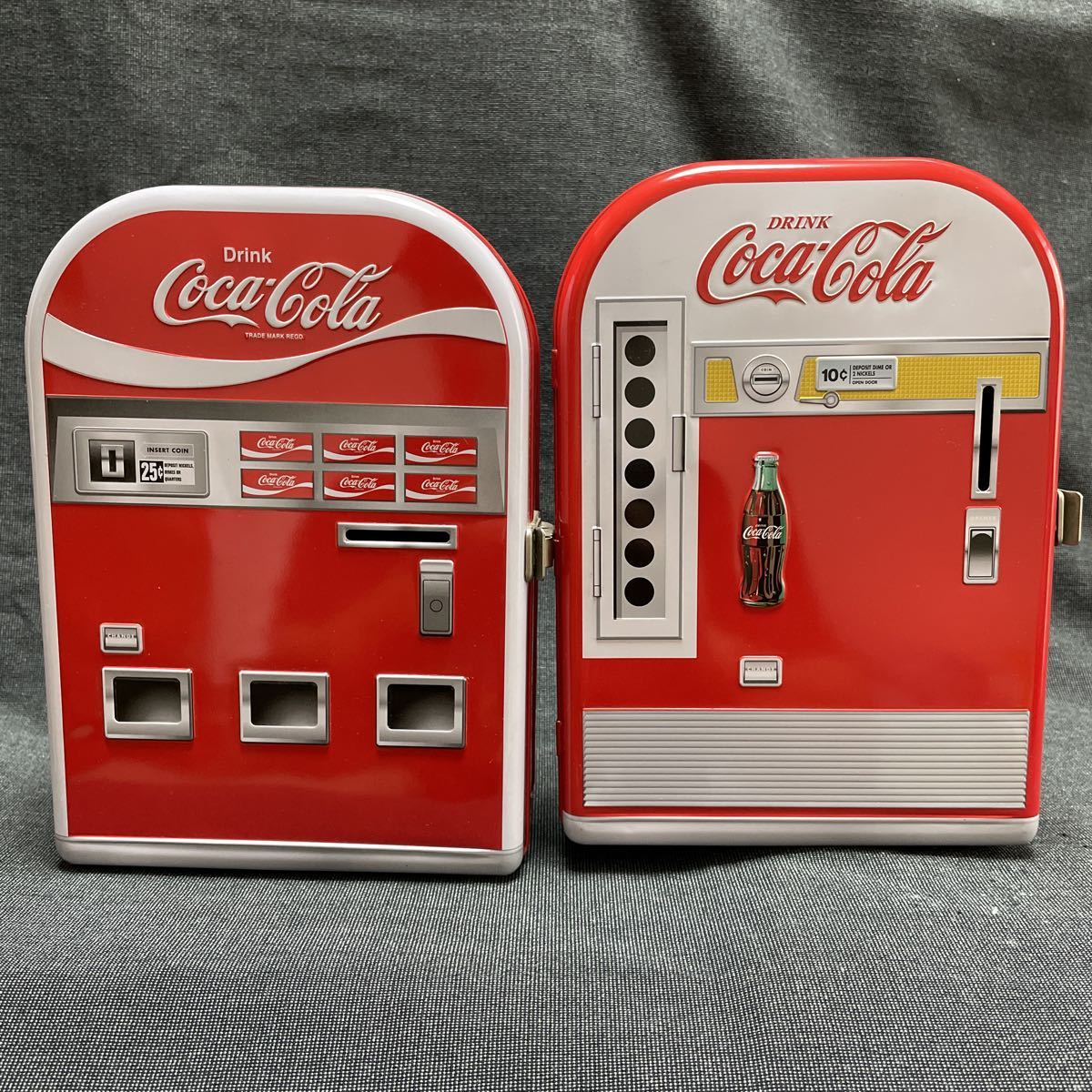 Yahoo!オークション - コカ・コーラ 貯金箱 ブリキ缶 2個 Yahoo!オークション - コカ・コーラ 貯金箱 ブリキ缶 2個