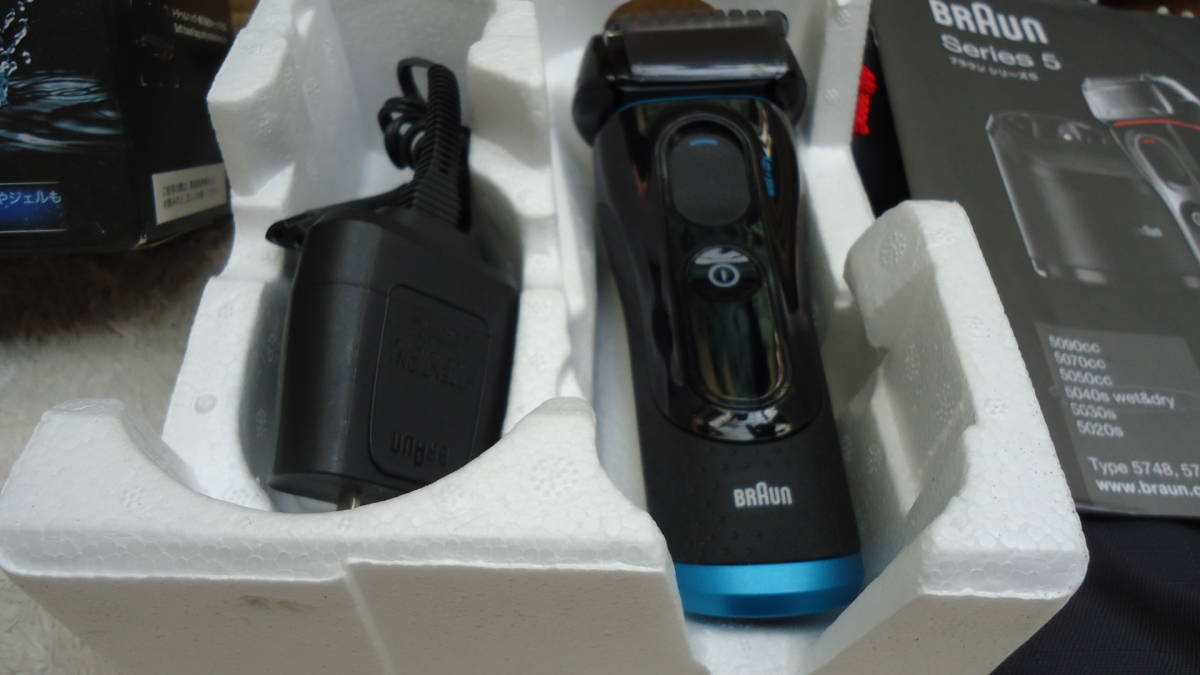充電式　電気シェーバー ブラウン　シリーズ５ BRAUN 5040s wet&dry Series5 　　髭剃り　動作品