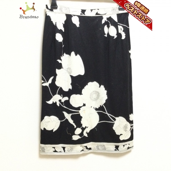 レオナール LEONARD スカート サイズ70 - 黒×アイボリー レディース ひざ丈/花柄/ジップアップ ボトムス