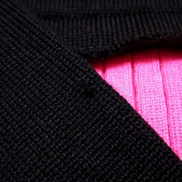 超激安特価コムデギャルソン COMMEdesGARCONS 長袖セーター サイズS GF-N024 - 黒×ピンク レディース ギャザー/AD2020 トップス 長袖セーター