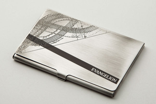 送料無料 エヴァンゲリオン メタルカードケース「シンクロ・シルバーエイジング」70311